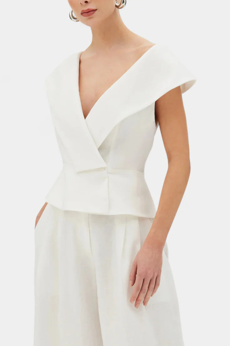 Conjunto Hayden · Asimétrico con pantalón de corte palazzo